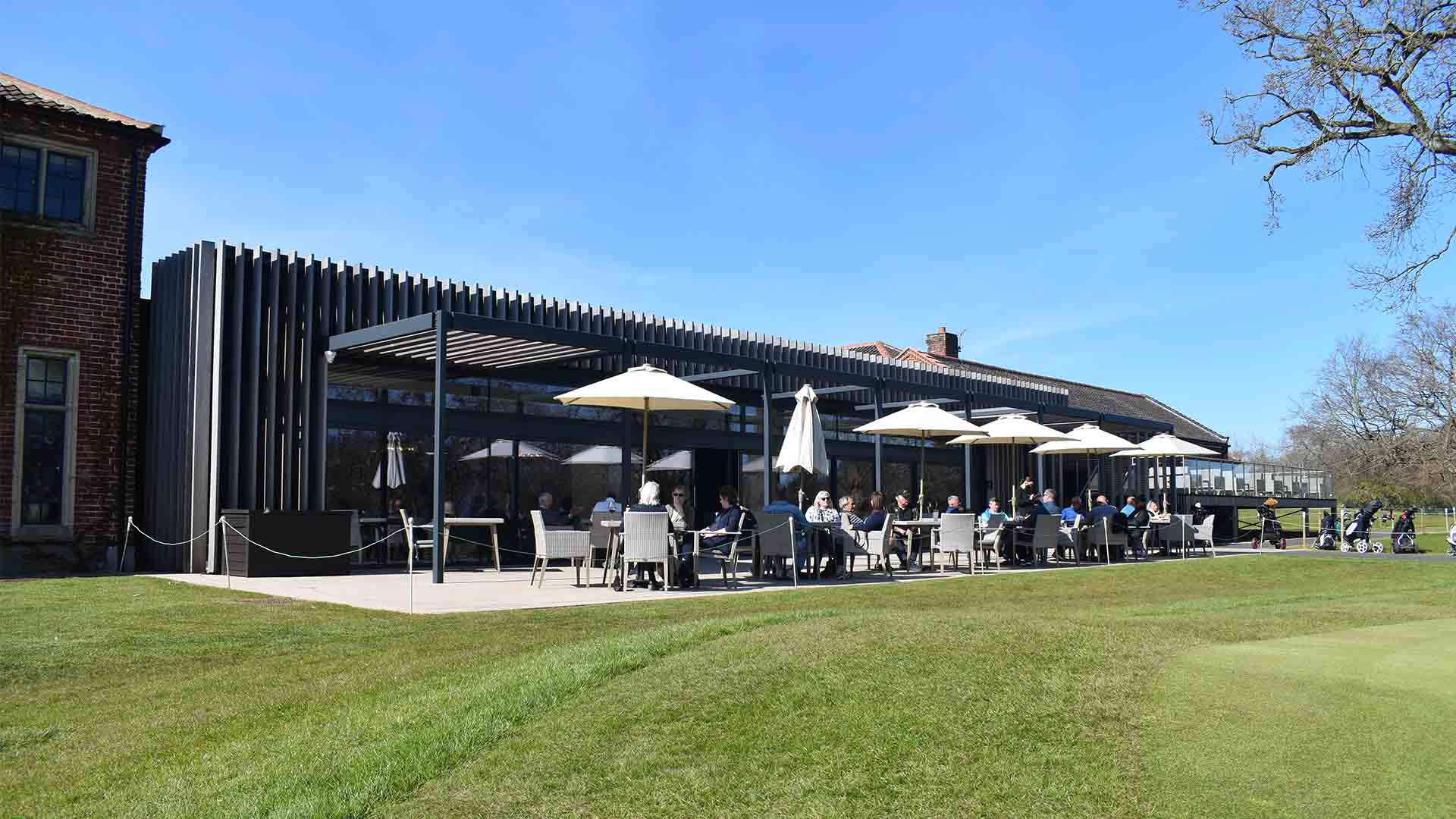 outdoor dining at Royal Norwich